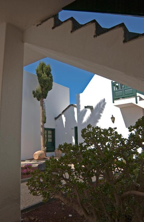 Apartamentos Los Pueblos Puerto del Carmen  Bagian luar foto