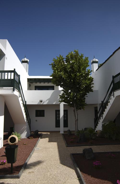 Apartamentos Los Pueblos Puerto del Carmen  Bagian luar foto